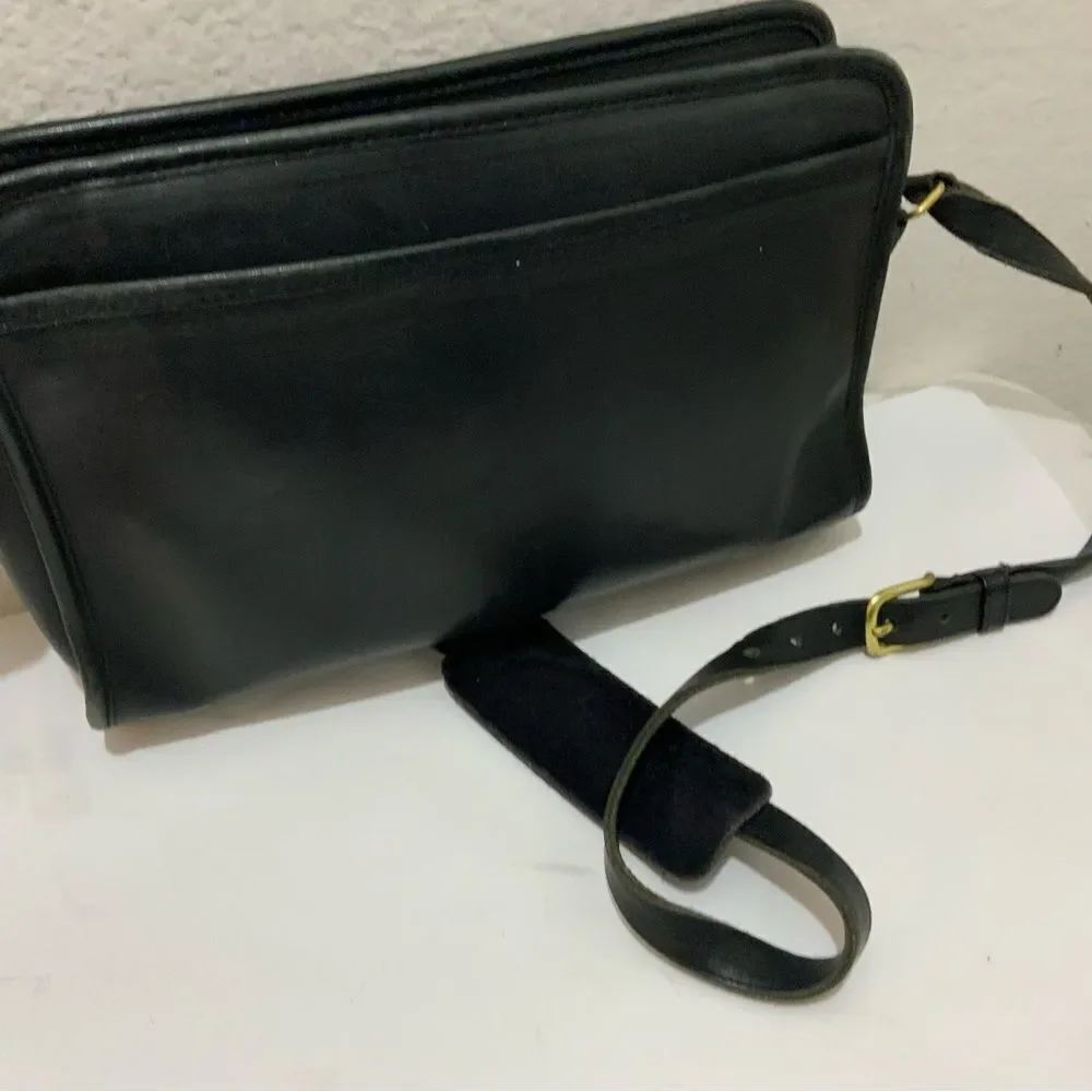 COACH Black Leather Shoulder Crossbody Strap Purse 1980s